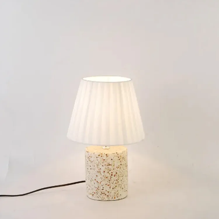 Ako si vybrať stolnú lampu?