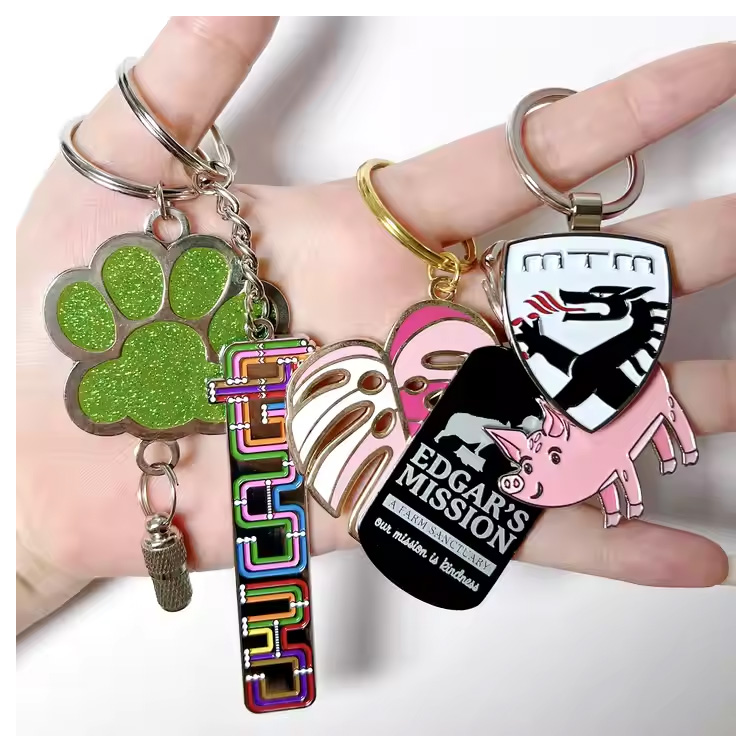 Vlastné logo Keyrings vyrazené osobné suveníry darčeky