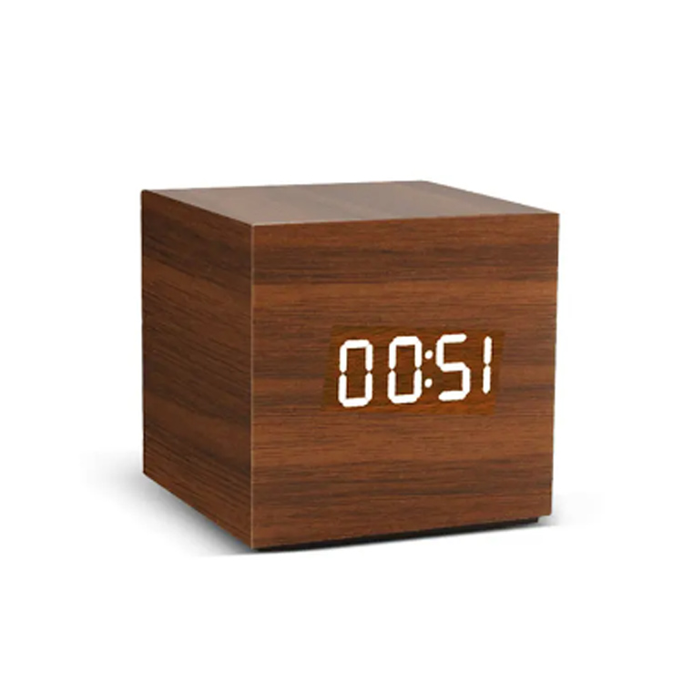Hlasové ovládanie digitálny budík Drevené digitálne hodiny USB